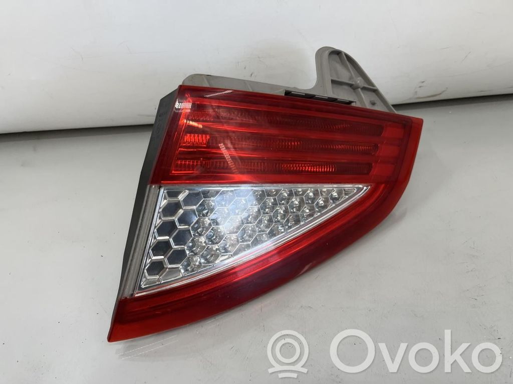 Ford Mondeo MK IV Lampă spate în caroserie 