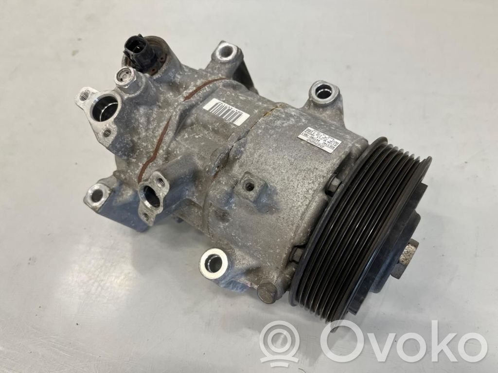 Toyota RAV 4 (XA40) Kompresor / Sprężarka klimatyzacji A/C 