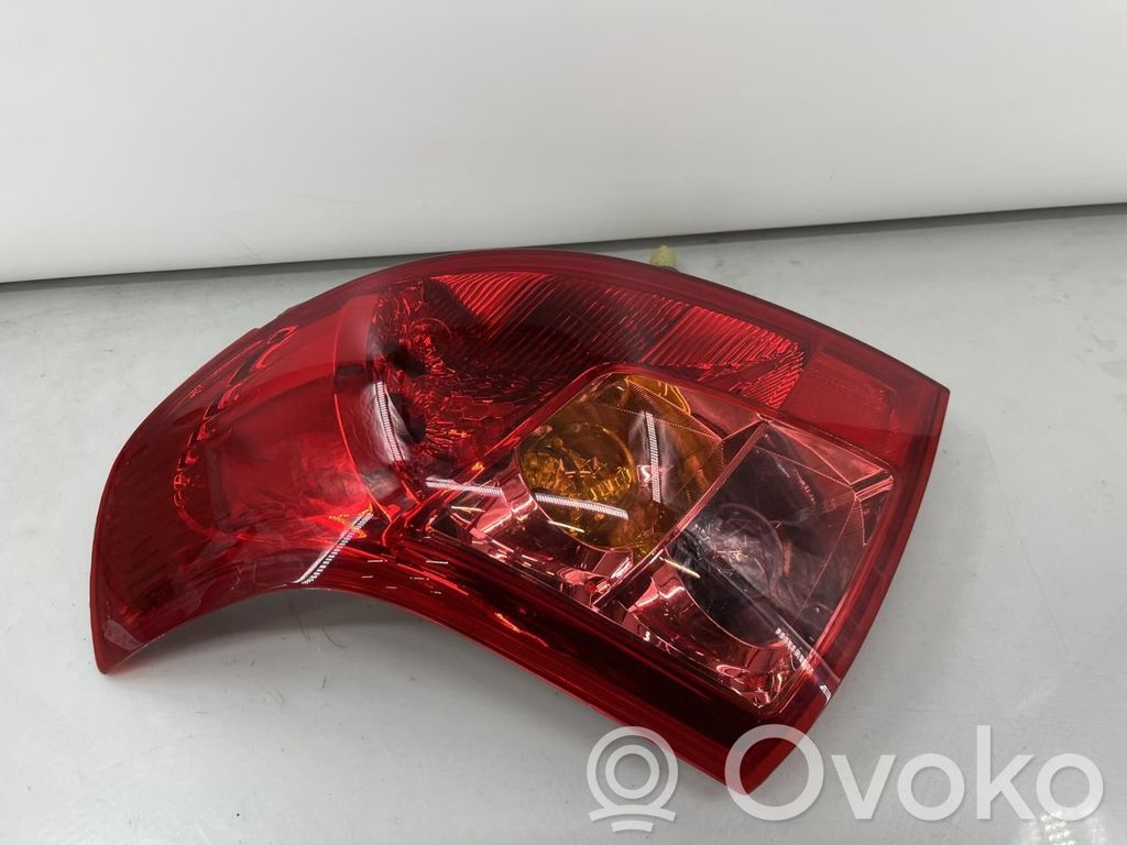 Suzuki Swift I Lampă spate în caroserie