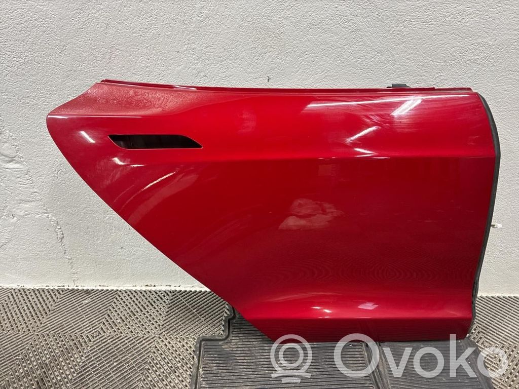 Tesla Model S Galinės durys 