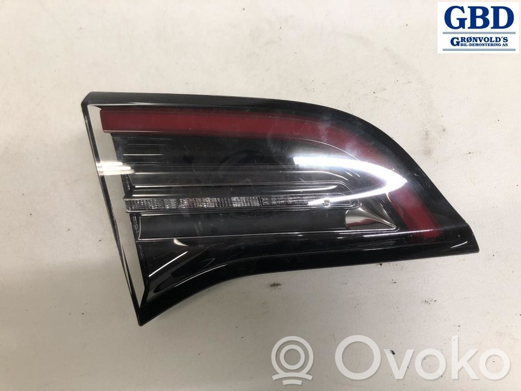 Tesla Model 3 Takavalot 