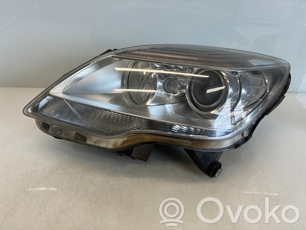 Mercedes-Benz R W251 Lampa przednia 