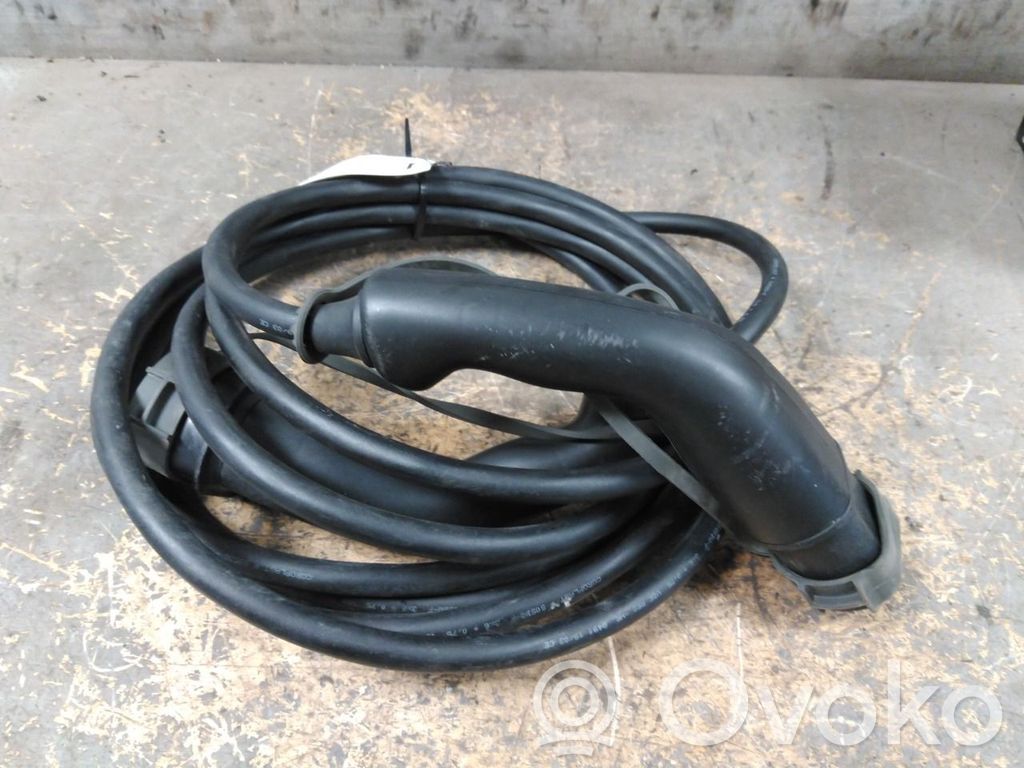 Mercedes-Benz EQE v295 Electric car charging cable 