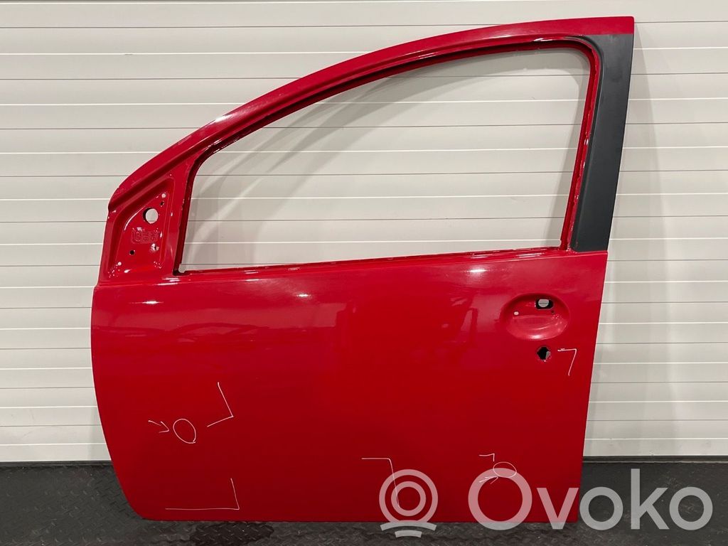 Toyota Aygo AB10 Puerta delantera 