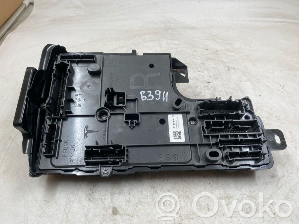 Tesla Model Y Juniper Central body control module 