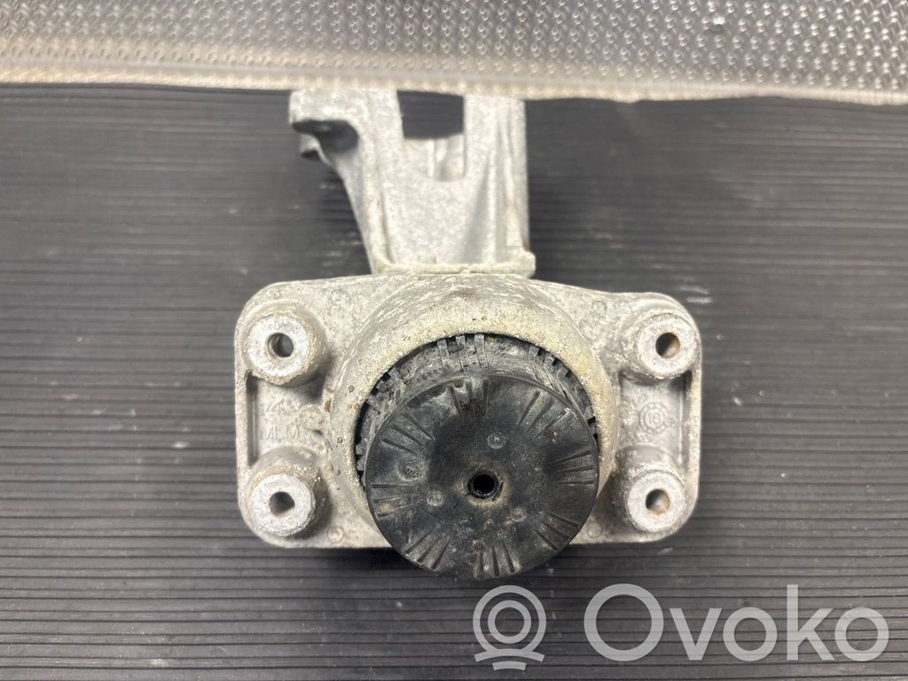 Land Rover Range Rover L405 Engine mount bracket 