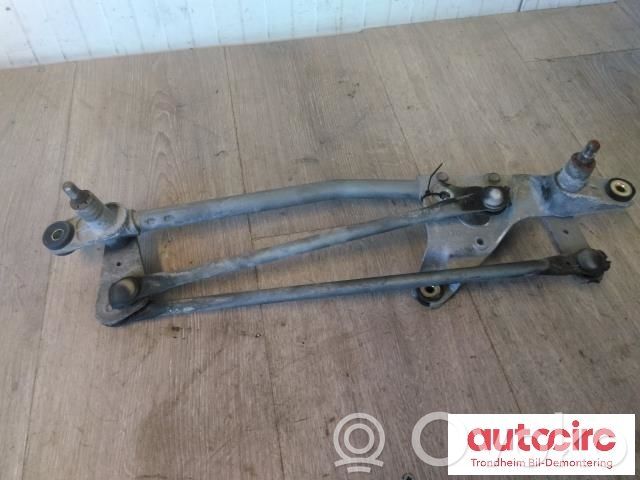 Mazda 2 Front wiper linkage 