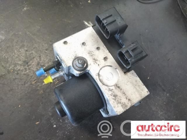 Lexus IS 200-300 ABS bloks 