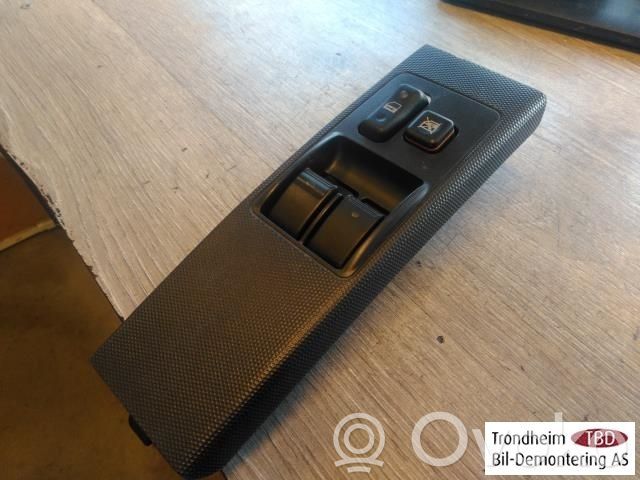 Toyota Corolla Verso E121 Przyciski szyb 