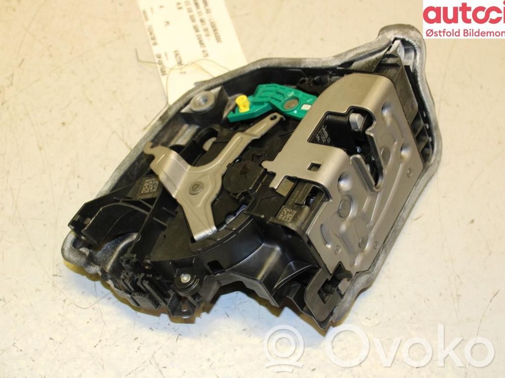 BMW X5 G05 Zamek drzwi tylnych 