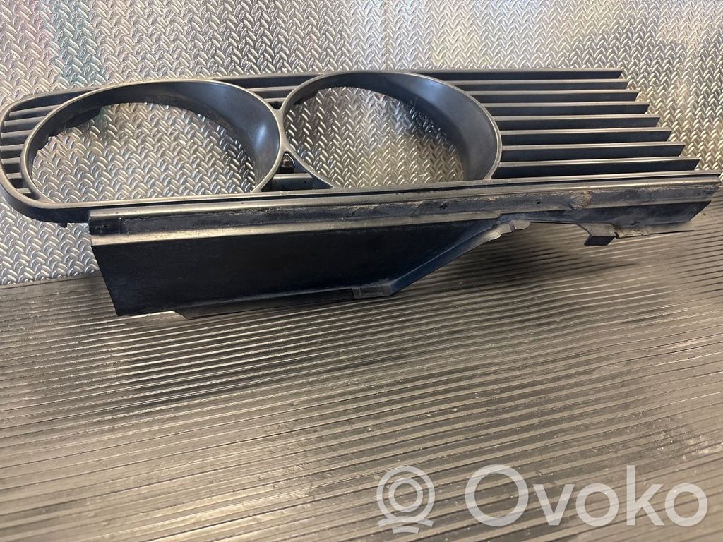 BMW 3 E30 Dashboard side air vent grill/cover trim 
