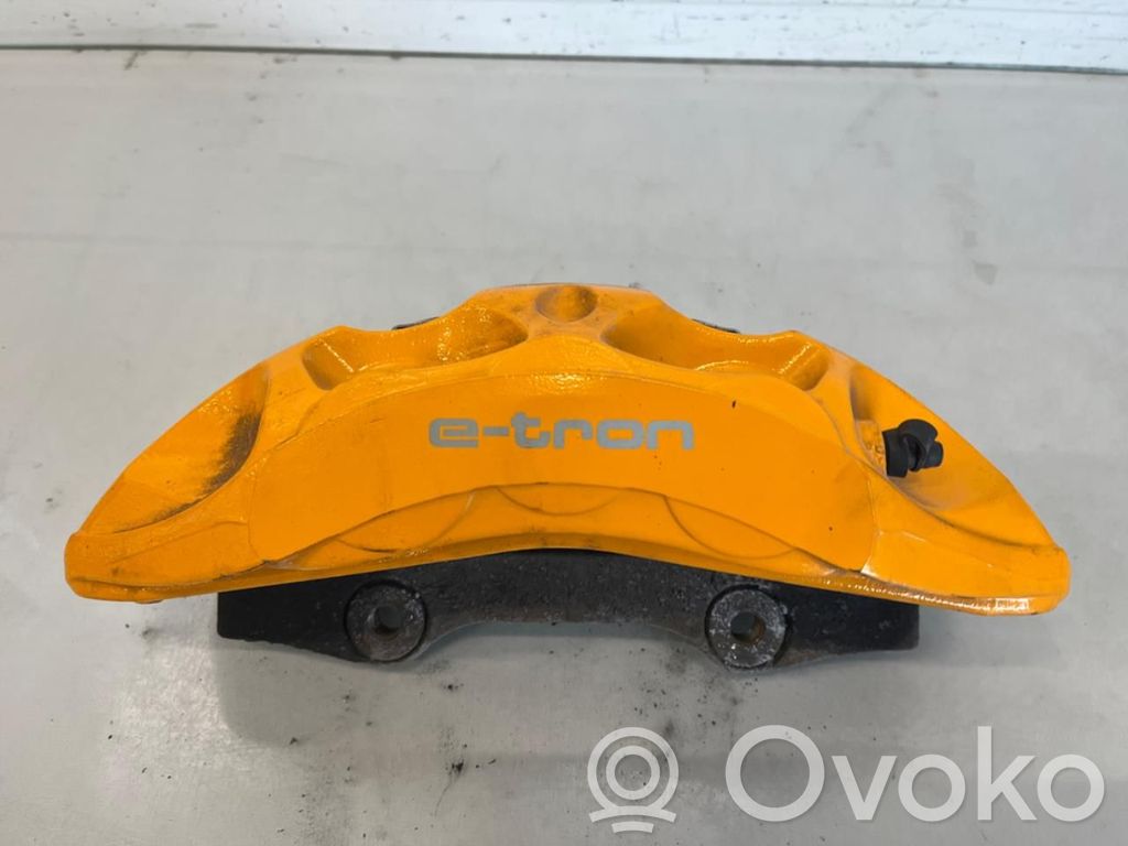 Audi e-tron Etujarrusatula 