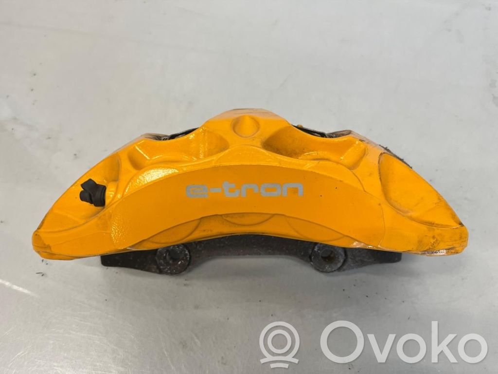 Audi e-tron Etujarrusatula 