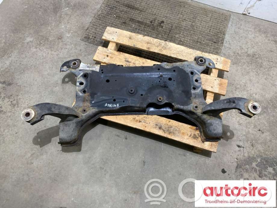 Priekinis traversas   2207173,2207176,AV615019CM,2207173,2207176,AV615019CM