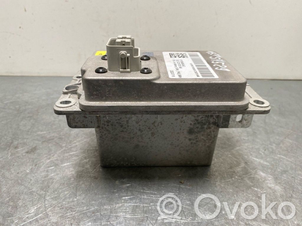 Tesla Model Y Enchufe de 12V (delantero) 