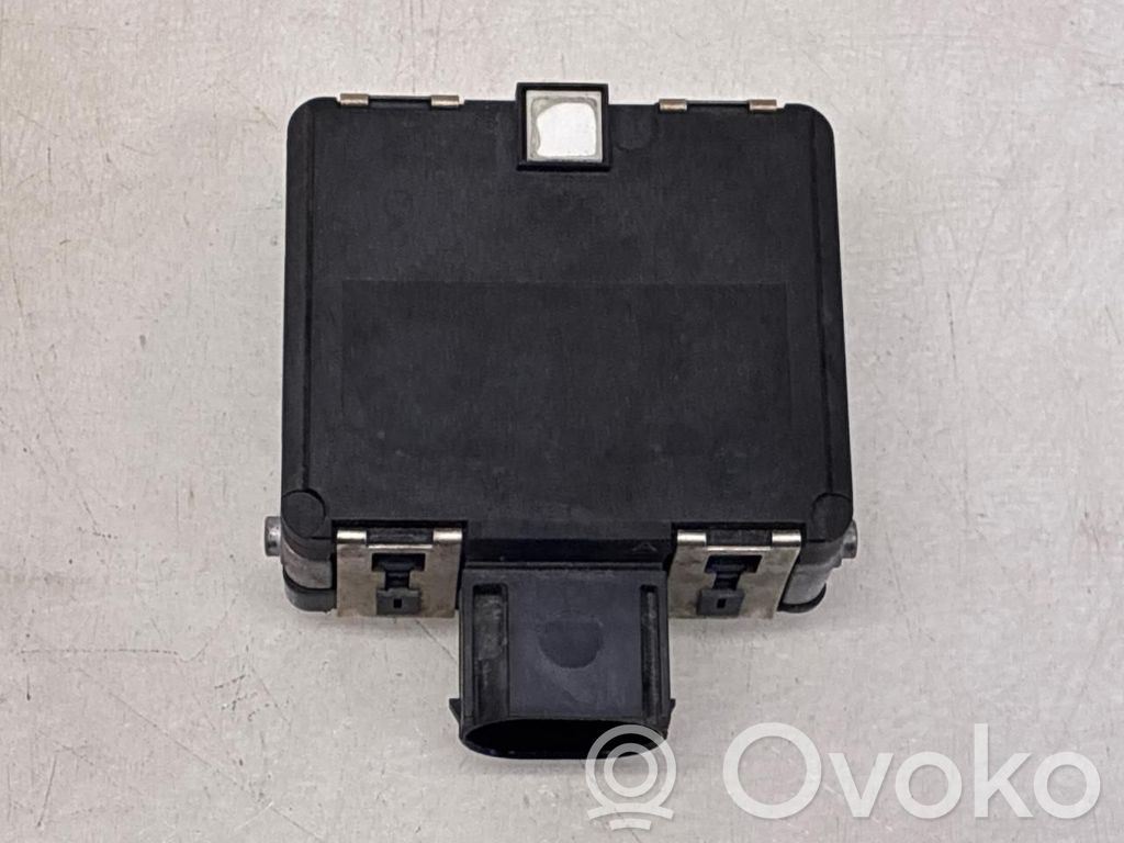Volkswagen PASSAT B8 Senzor radar distronic 