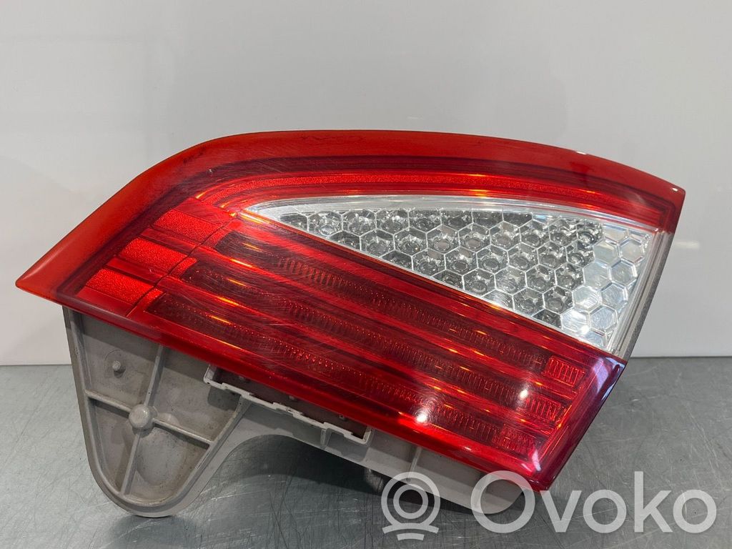 Ford Mondeo MK IV Lampă spate în caroserie 