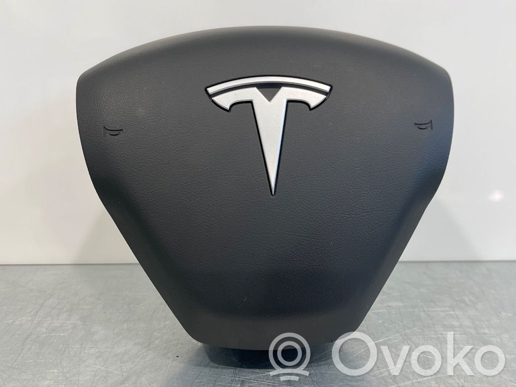 Tesla Model 3 Vairo oro pagalvė 