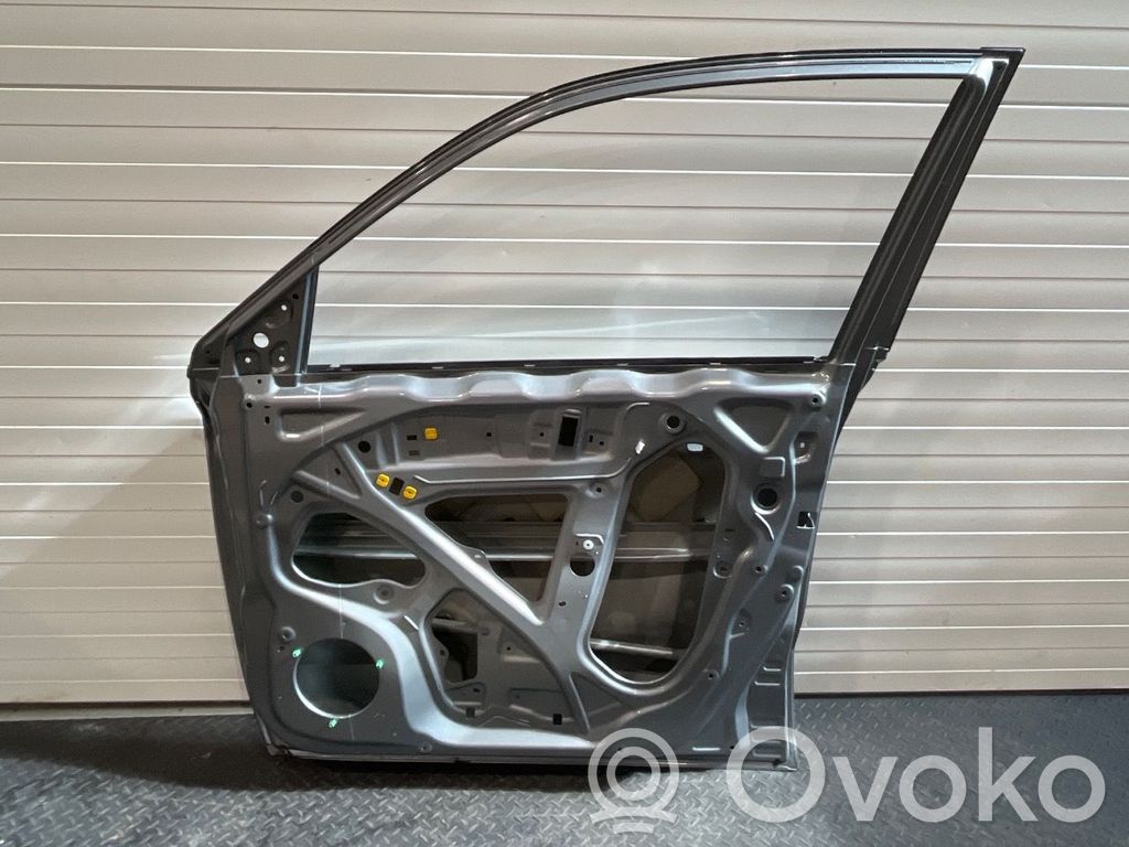 Suzuki Vitara (LY) Puerta delantera 