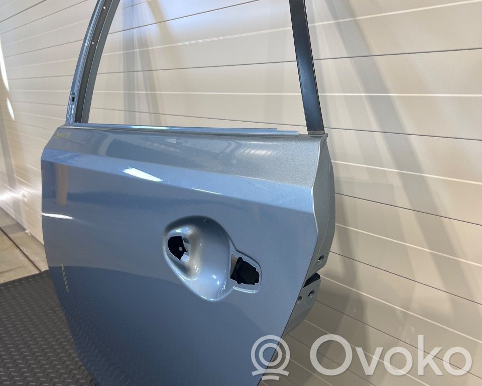 Toyota Auris E180 Puerta trasera 