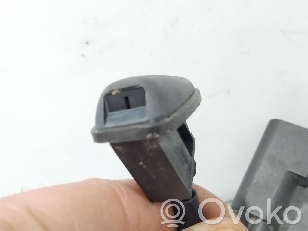 Ford Focus Buse de lave-phares 