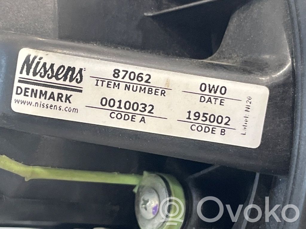 BMW 3 E90 E91 Lämmittimen puhallin 