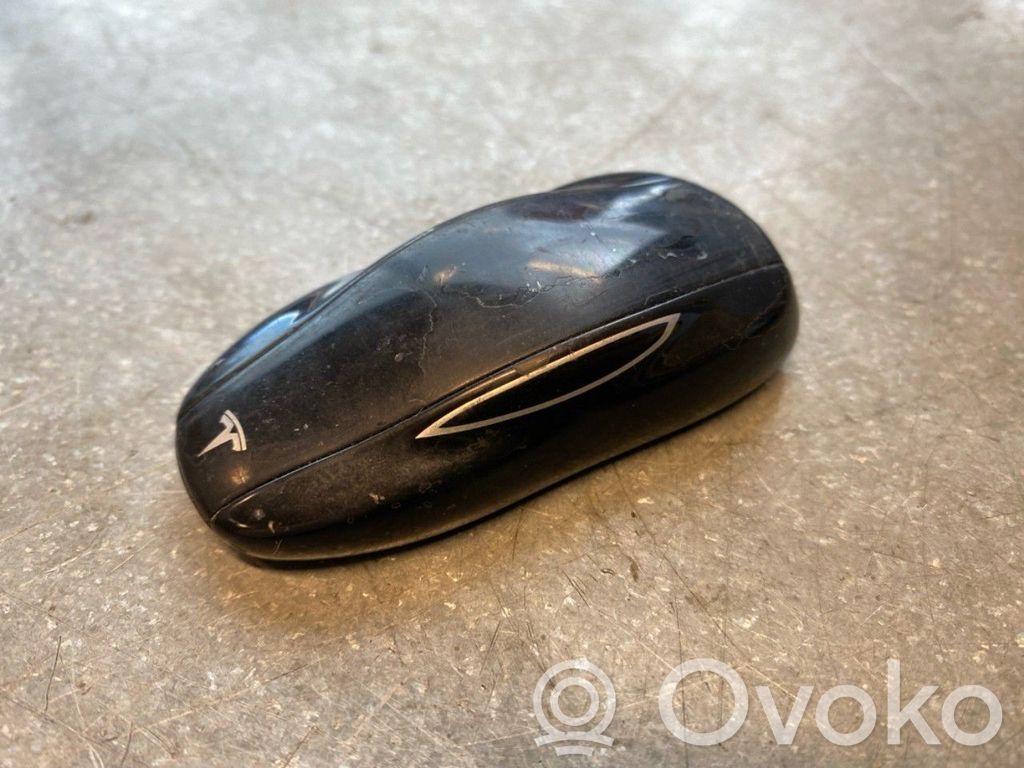 Tesla Model S Virta-avain/kortti 