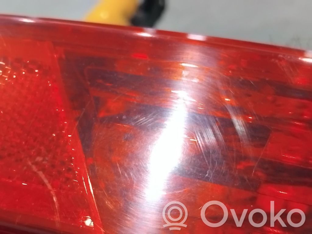 KIA Rio Poszycie / Tapicerka tylnej klapy bagażnika 