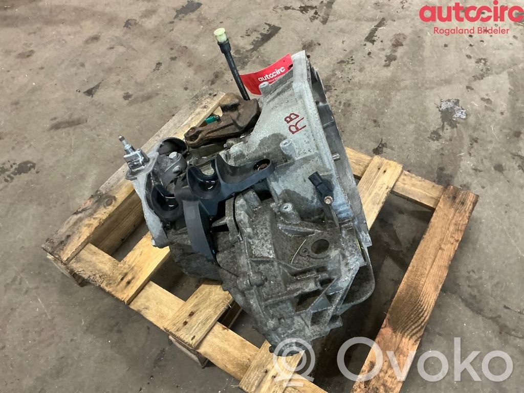Opel Vivaro Scatola del cambio manuale a 6 velocità 