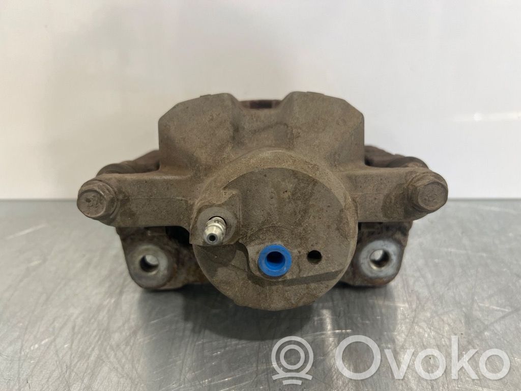 Toyota Prius+ (ZVW40) Zacisk hamulcowy przedni 