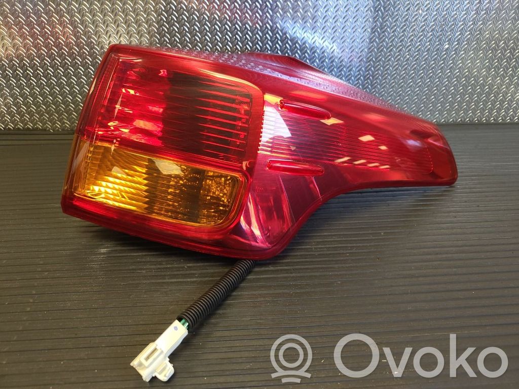 Toyota RAV 4 (XA40) Lampa tylna 