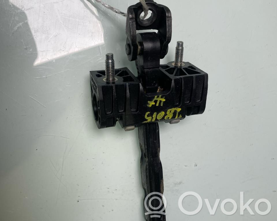Volvo V60 Etuoven pidätin 