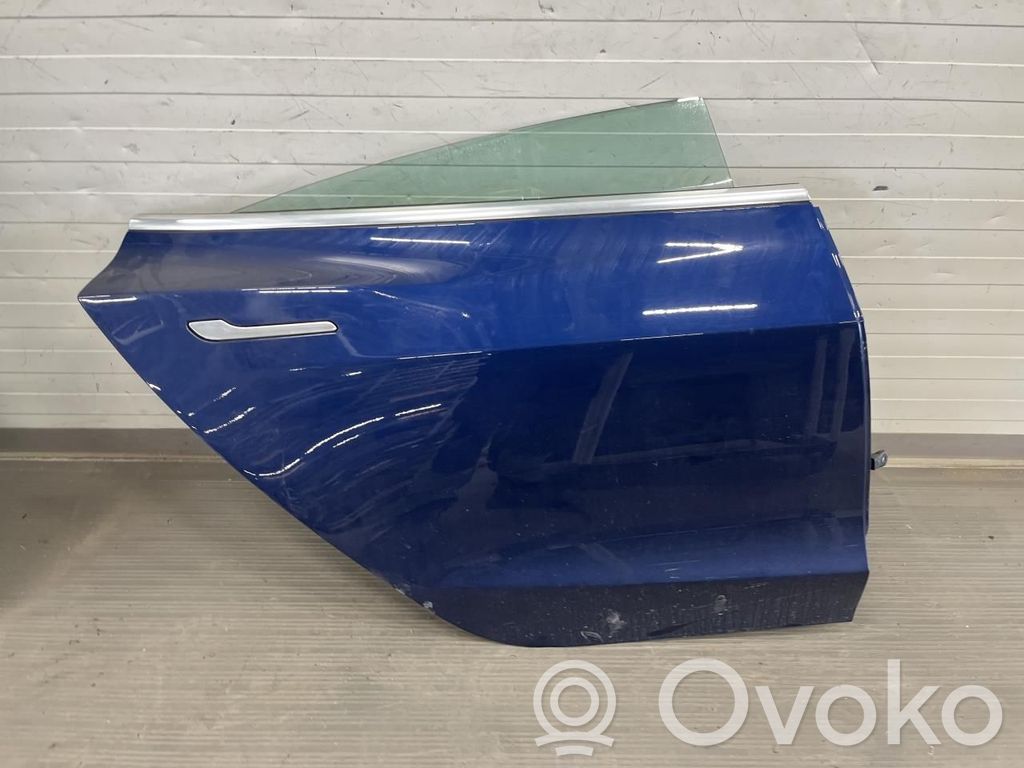 Tesla Model 3 Aizmugurējās durvis 