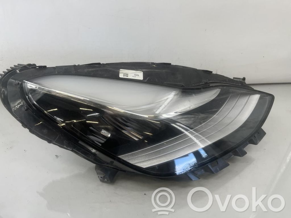 Tesla Model 3 Scheinwerfer 