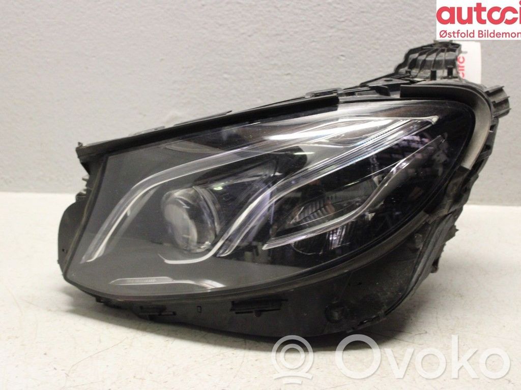 Mercedes-Benz E W213 Lampa przednia 