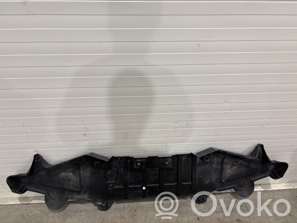 Volvo XC40 Engine splash shield/under tray 