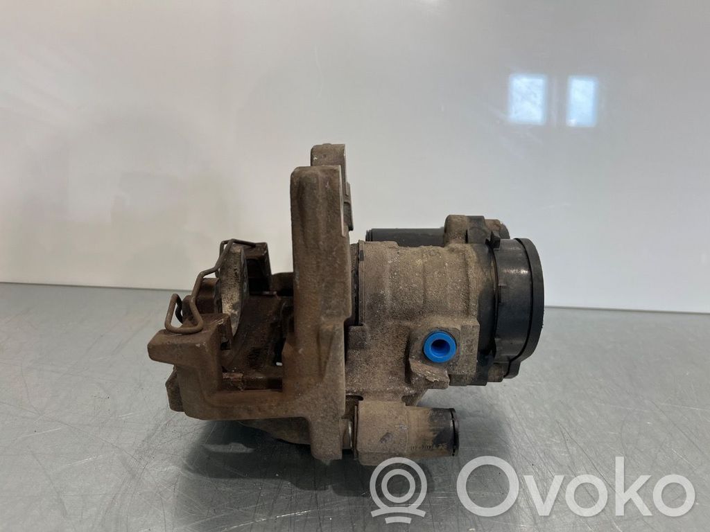 Volvo XC40 Etrier frână spate 