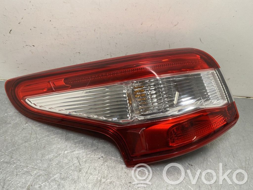 Nissan Qashqai Lampă spate în caroserie 