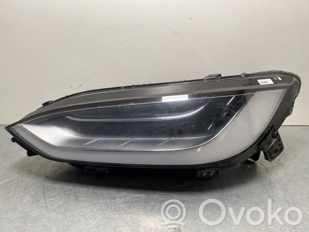 Tesla Model X Phare frontale