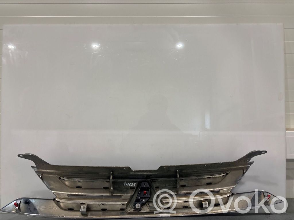 Mitsubishi Outlander Etusäleikkö 