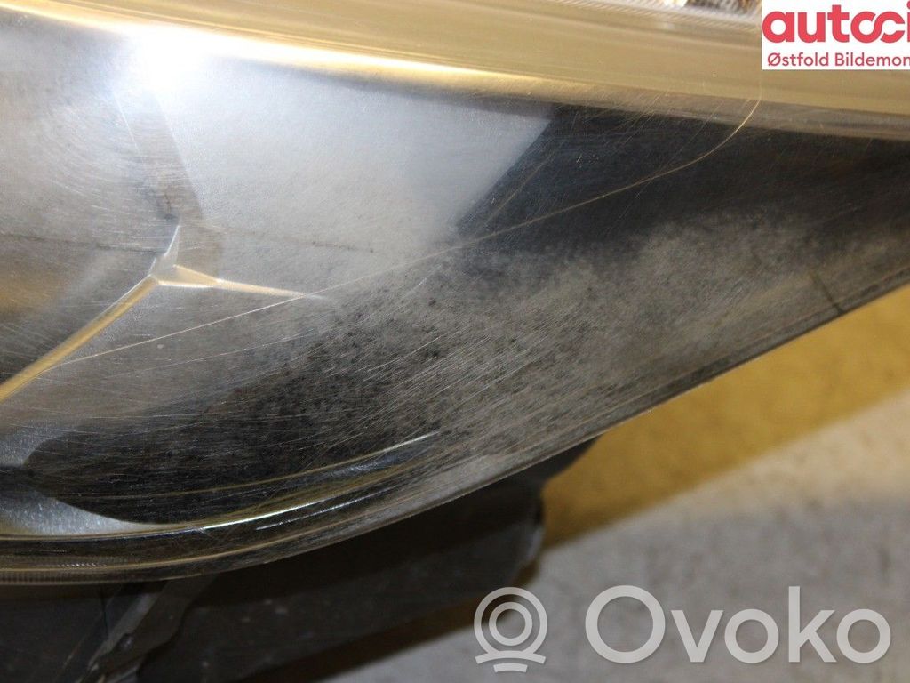 Nissan Qashqai Lampa przednia 