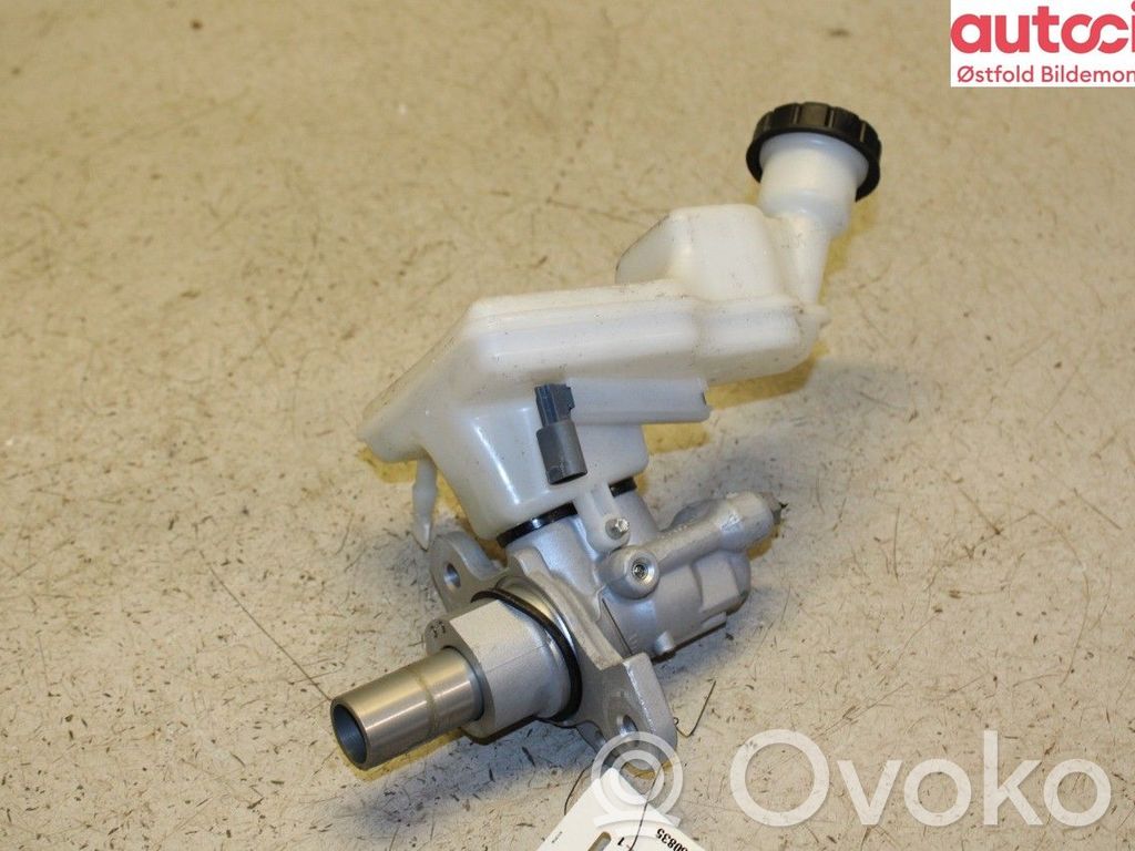 Mercedes-Benz EQB Cilindro del sistema frenante 