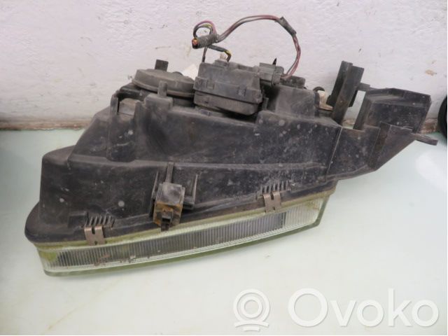 Nissan Almera N16 Faro/fanale