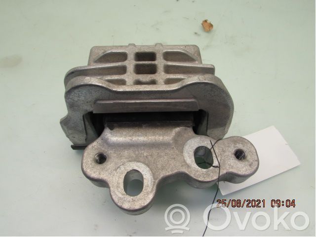 Engine mount bracket   GK216F012CC,GK217M124AB,GK217M124AB,2419007,GK216F012CC,GK217M124AB