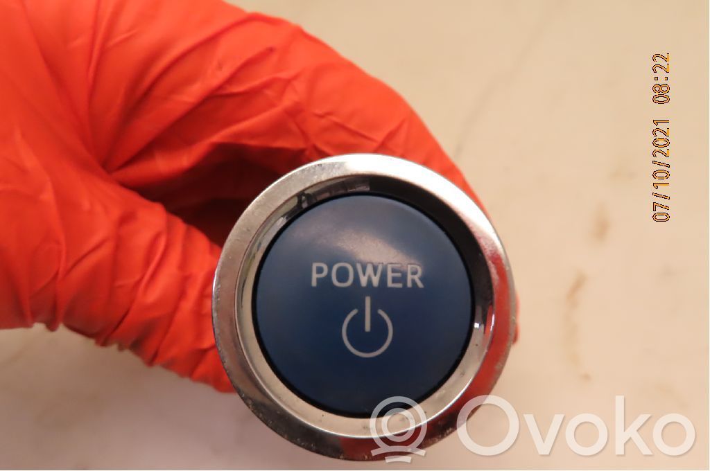 Toyota RAV 4 (XA40) Engine start stop button switch
