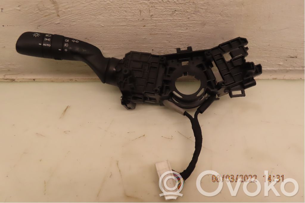 Toyota RAV 4 (XA50) Altri interruttori/pulsanti/cambi 