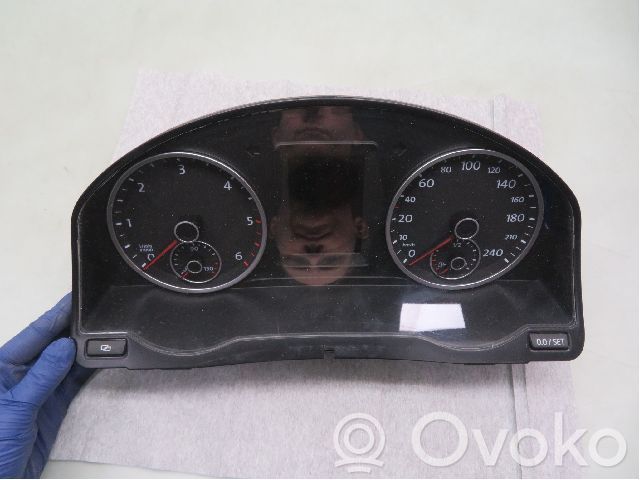 Volkswagen Tiguan Nopeusmittari (mittaristo)