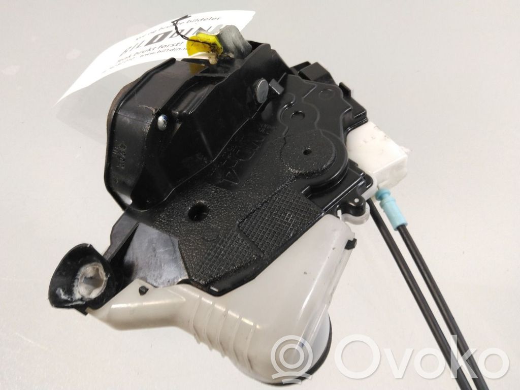 Toyota Yaris Türschloss vorne