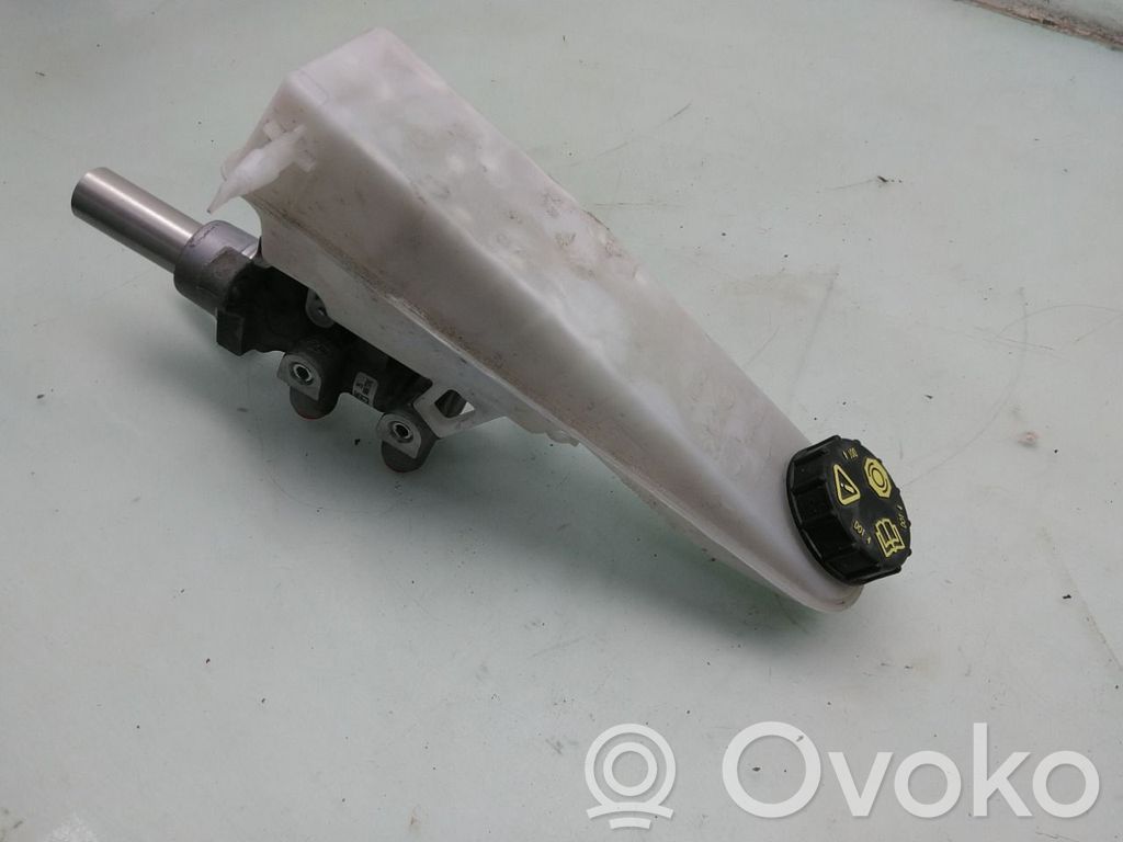 Toyota Proace Główny cylinder hamulca