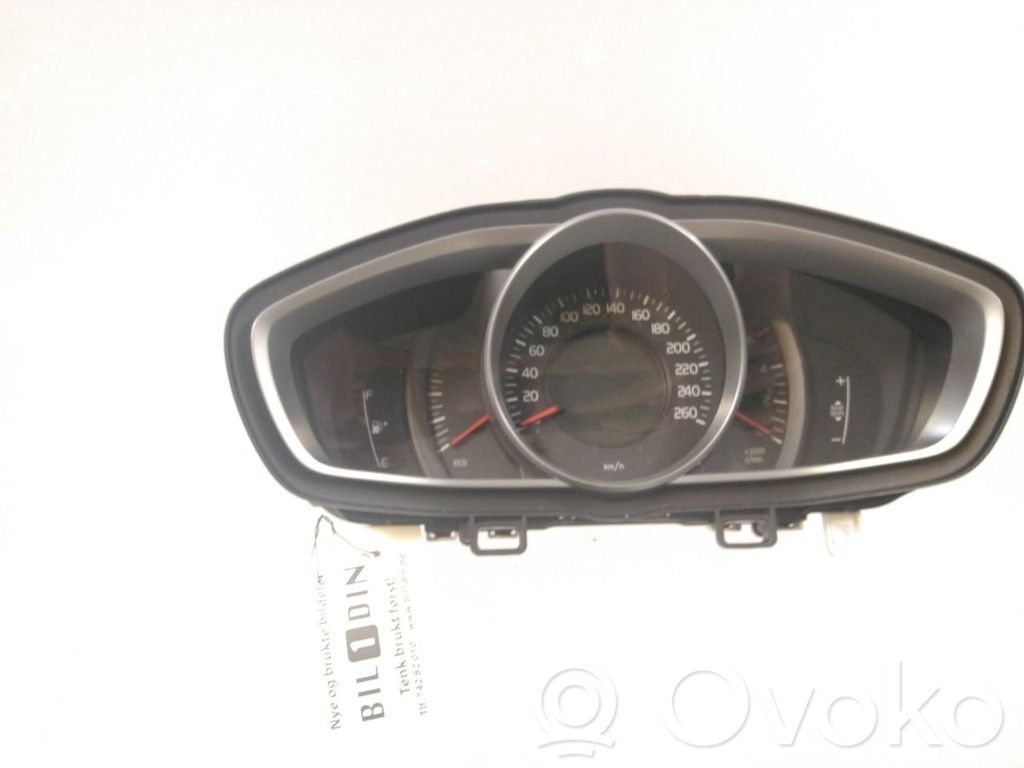 Volvo V40 Geschwindigkeitsmesser Cockpit 